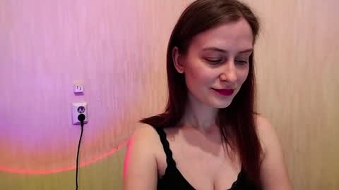 Snapshot of honeyy_bun chatting on May 2, 6:02 pm honeyy_bun online show from May 2, 6:02 pm
