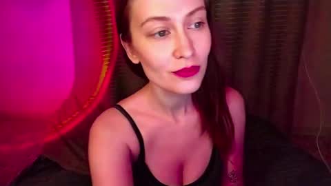 Snapshot of honeyy_bun chatting on May 13, 10:45 am honeyy_bun online show from May 13, 10:45 am