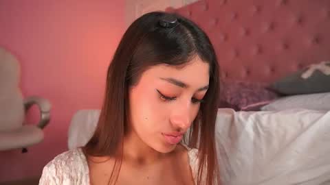 Honey Moon  Help me to reach 100 thumbs up online show from March 12, 7:53 pm