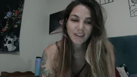 HoodHippy online show from October 26, 5:02 am