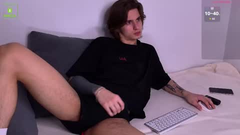 Snapshot of hoogwilder chatting on June 4, 3:29 pm HOOG online show from June 4, 3:29 pm