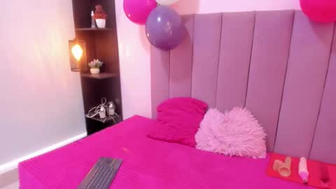 holly online show from November 6, 8:43 pm