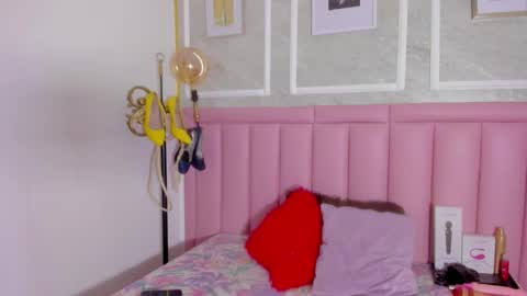 holly online show from February 24, 9:24 pm