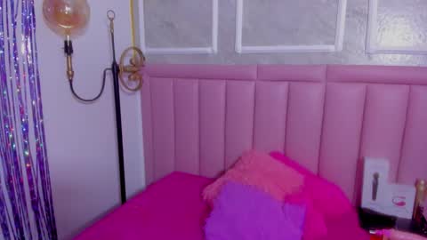 holly online show from March 11, 8:59 pm