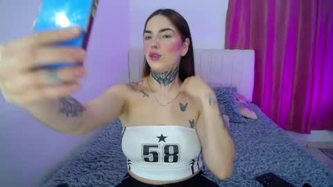 Snapshot of hoot_alicee chatting on June 5, 11:32 pm ONLYFANS online show from June 5, 11:32 pm