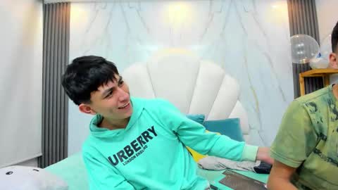 hoot_booys_ online show from February 23, 9:34 pm