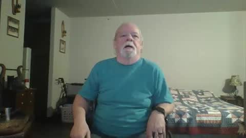 Snapshot of hormonemonster27 chatting on January 4, 12:27 am Hormone Monster online show from January 4, 12:27 am