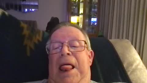 Snapshot of horndog69b chatting on December 19, 7:59 am horndog online show from December 19, 7:59 am