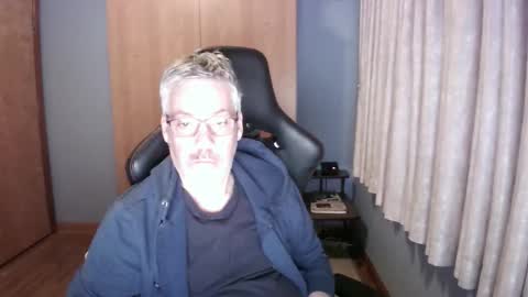 Snapshot of horndoggyx1 chatting on December 14, 10:53 am horndoggy online show from December 14, 10:53 am