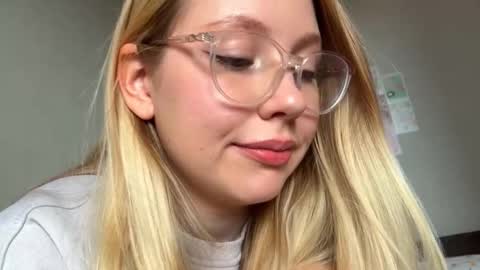 Audrey online show from September 15, 2:44 am