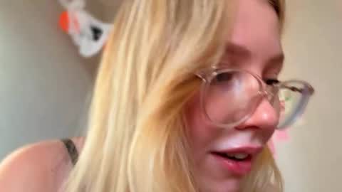 Audrey online show from October 20, 2:23 am