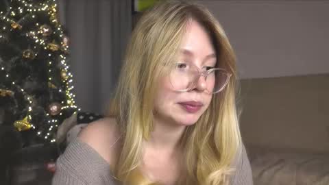 Audrey online show from December 18, 1:33 am