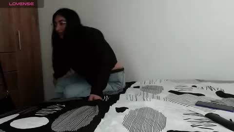 Snapshot of hornienextdoor chatting on November 12, 3:23 pm hornienextdoor online show from November 12, 3:23 pm