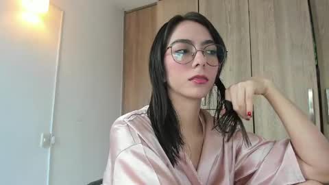 Snapshot of horny_adiction chatting on June 4, 8:37 pm horny_adiction online show from June 4, 8:37 pm