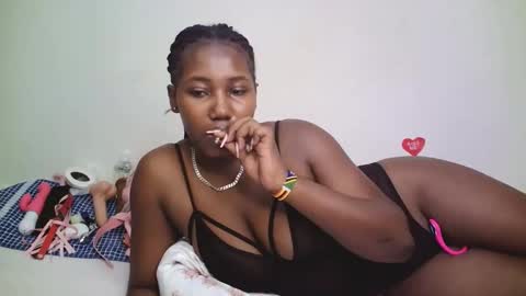 cutiey online show from April 17, 8:12 pm