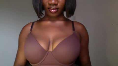 Snapshot of horny_goddess_delilah chatting on May 8, 10:53 am delilah online show from May 8, 10:53 am