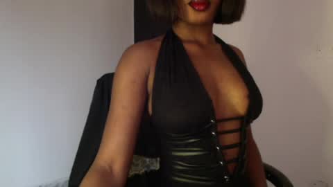 Snapshot of horny_goddess_delilah chatting on June 15, 11:34 am delilah online show from June 15, 11:34 am