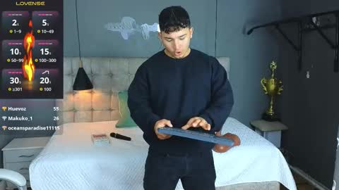 Snapshot of horny_nick18 chatting on October 24, 9:38 am horny_nick18 online show from October 24, 9:38 am