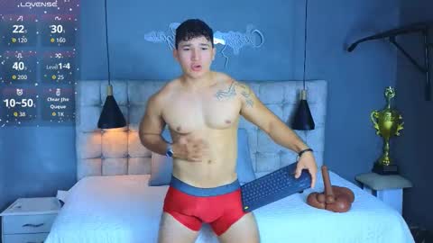 Snapshot of horny_nick18 chatting on November 3, 2:18 pm horny_nick18 online show from November 3, 2:18 pm
