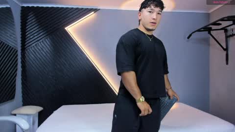 horny_nick18 online show from April 27, 1:42 pm