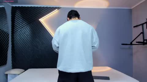 horny_nick18 online show from April 28, 1:27 pm