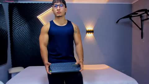 horny_nick18 online show from May 4, 2:02 pm