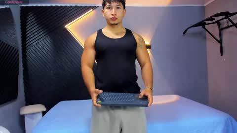 horny_nick18 online show from May 5, 11:51 am