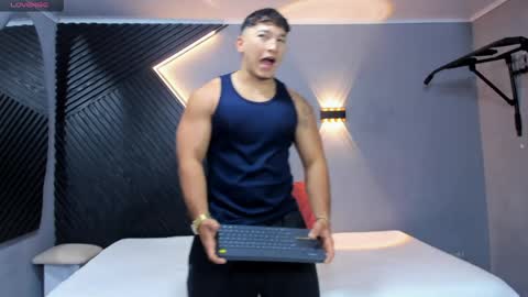 horny_nick18 online show from May 13, 11:18 am