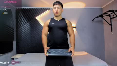 horny_nick18 online show from May 23, 12:09 pm