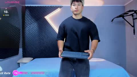 horny_nick18 online show from June 2, 12:18 pm