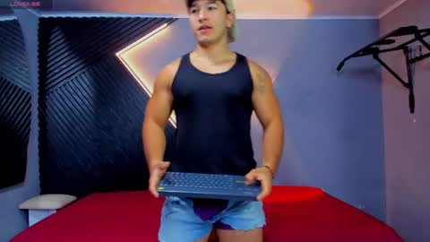 horny_nick18 online show from June 17, 11:45 am