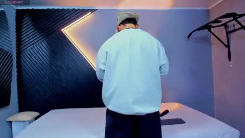 horny_nick18 online show from June 24, 11:42 am
