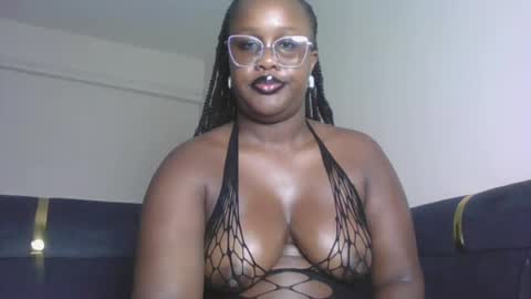 Snapshot of horny_sexxy_babe chatting on June 13, 11:52 am Lucy online show from June 13, 11:52 am