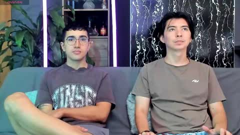 Alex and Camilo online show from May 4, 2:35 pm