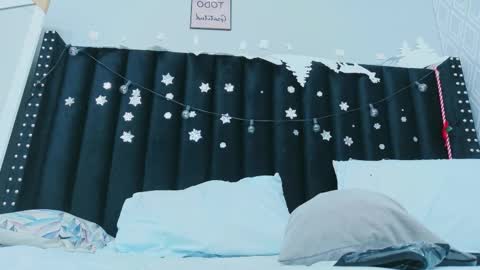 Khloe  online show from December 15, 12:15 am