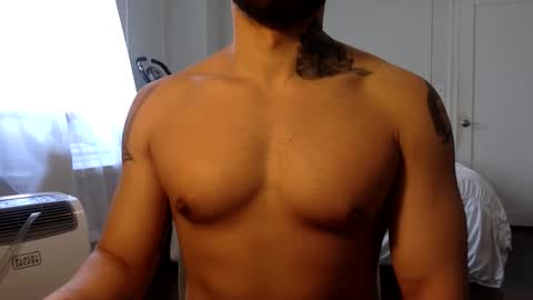 Snapshot of hornybbcxx chatting on December 14, 6:23 pm hornybbcxx online show from December 14, 6:23 pm