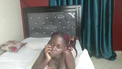 Snapshot of hornybella4 chatting on March 5, 2:03 am Bella online show from March 5, 2:03 am