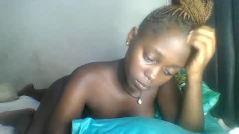 Snapshot of hornybella84 chatting on June 22, 4:31 am Bella online show from June 22, 4:31 am