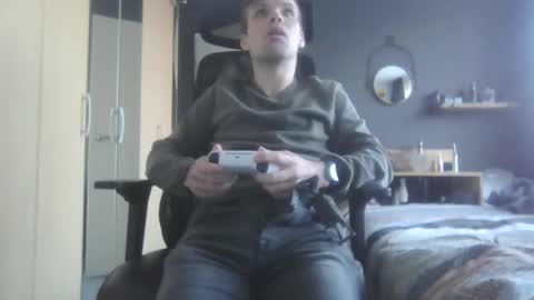 Snapshot of hornyboyivar chatting on September 29, 7:24 am hornyboyivar online show from September 29, 7:24 am