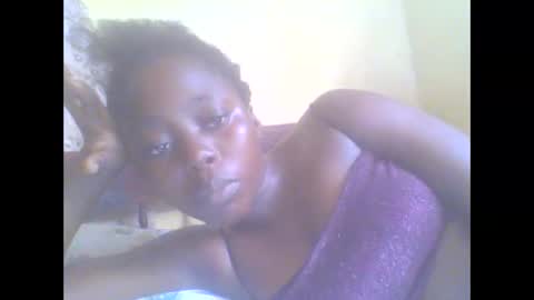 Snapshot of hornygal001 chatting on February 10, 12:18 pm hornygal001 online show from February 10, 12:18 pm