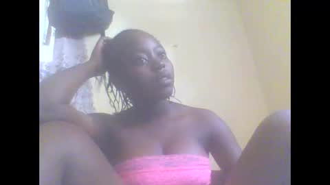 Snapshot of hornygal001 chatting on February 20, 6:06 am hornygal001 online show from February 20, 6:06 am