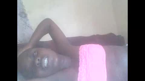 Snapshot of hornygal001 chatting on February 20, 9:11 am hornygal001 online show from February 20, 9:11 am