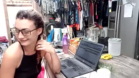 Nix  D online show from November 16, 7:25 am