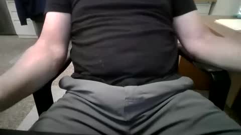 hornyhubby1001 online show from June 5, 1:39 pm