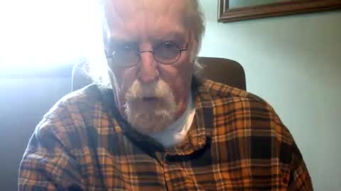 Snapshot of hornyinohio9 chatting on April 12, 3:39 pm HornyInOhio9 online show from April 12, 3:39 pm