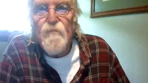Snapshot of hornyinohio9 chatting on May 24, 3:17 pm HornyInOhio9 online show from May 24, 3:17 pm