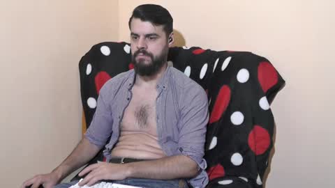 Snapshot of hornymaster93 chatting on February 4, 1:23 am hornymaster online show from February 4, 1:23 am