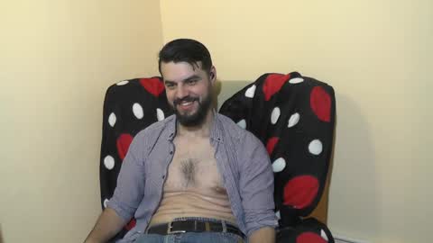 Snapshot of hornymaster93 chatting on March 3, 12:26 am hornymaster online show from March 3, 12:26 am