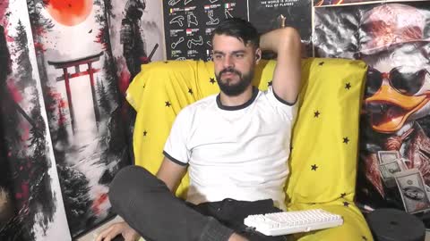 Snapshot of hornymaster93 chatting on September 30, 3:22 am hornymaster online show from September 30, 3:22 am