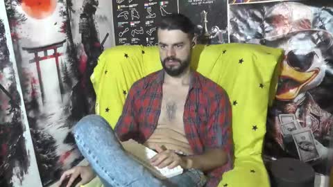 Snapshot of hornymaster93 chatting on October 5, 6:23 am hornymaster online show from October 5, 6:23 am